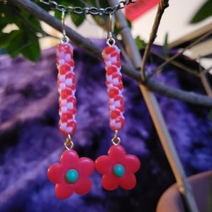 Red White Zigzags w Flower Charms - Handmade Lanyard / Scoobidou Earrings